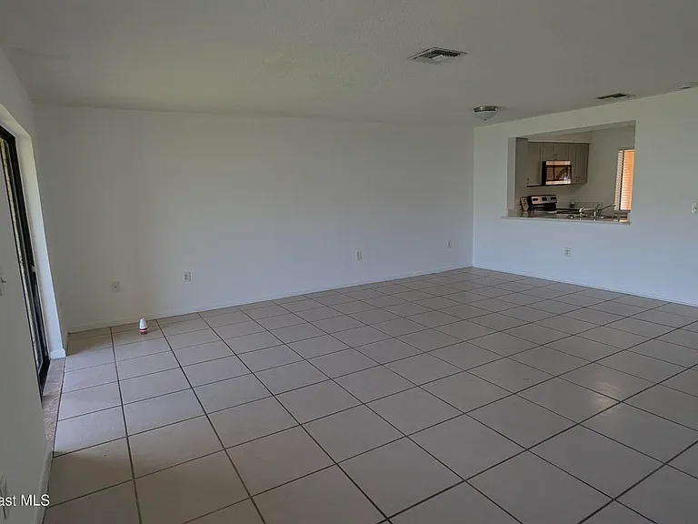 174 San Juan Cir — Photo 13