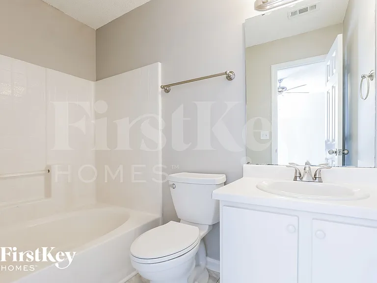 4952 Silverdene St — Photo 11