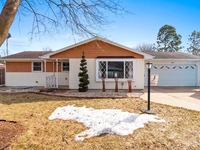 1021 Wishart Ave, De Pere, WI, 54115
