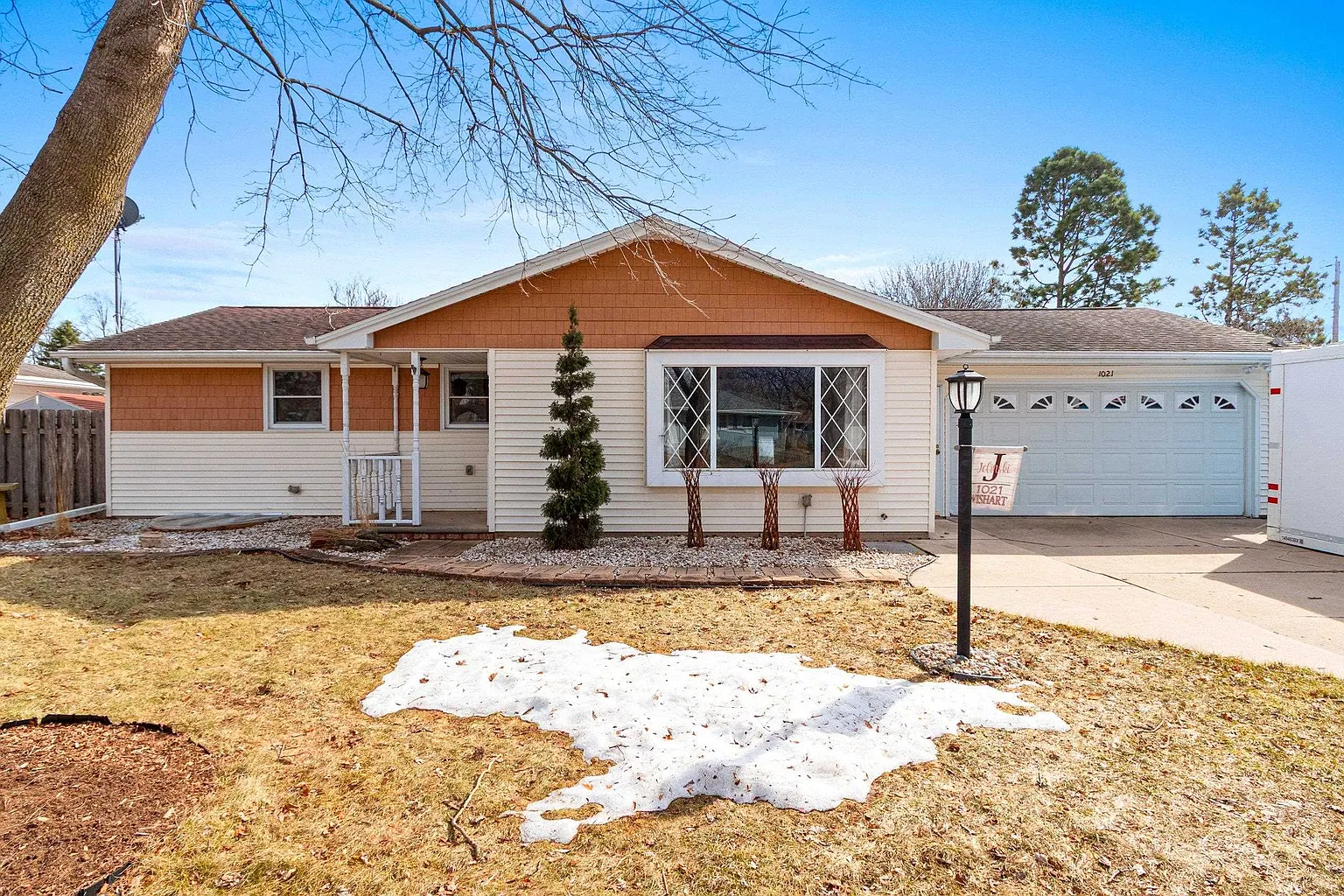 1021 Wishart Ave photo 1