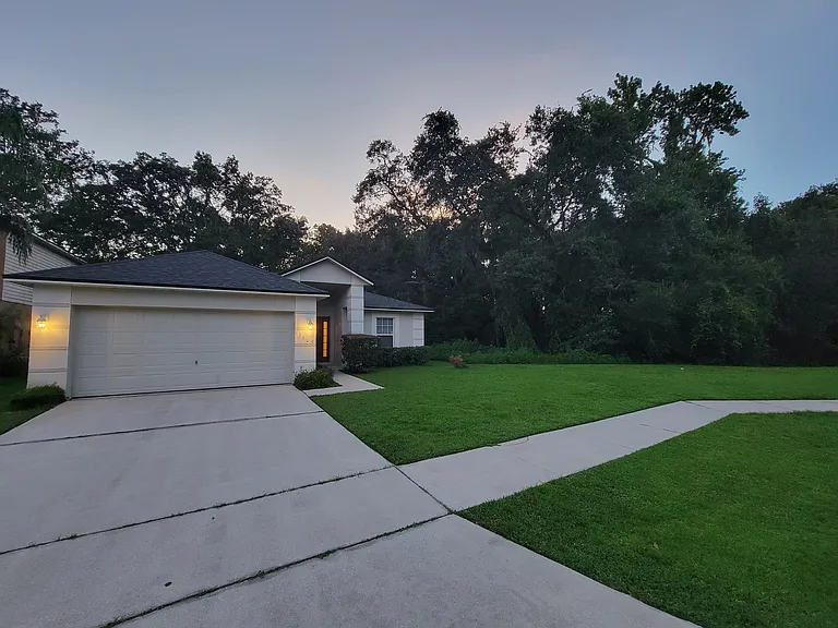 13909 Econ Woods Ln — Photo 2