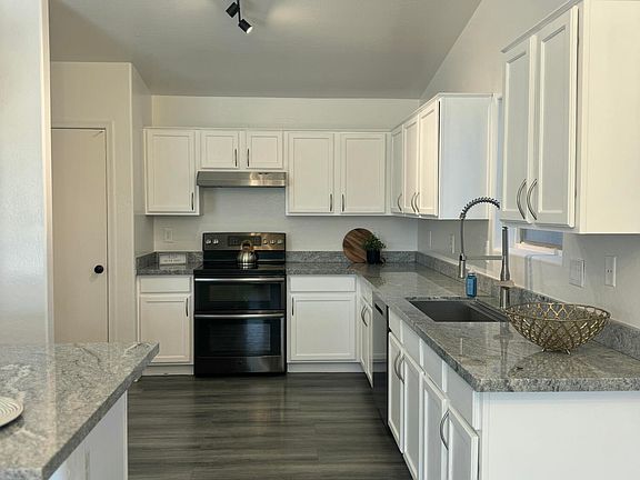 3rd image of 15239 W GELDING Drive