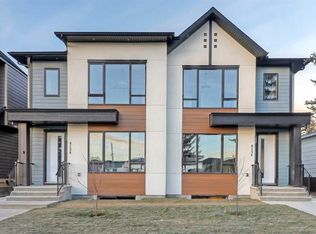 8136 S 47th Ave NW, Calgary, AB T3B1Z5