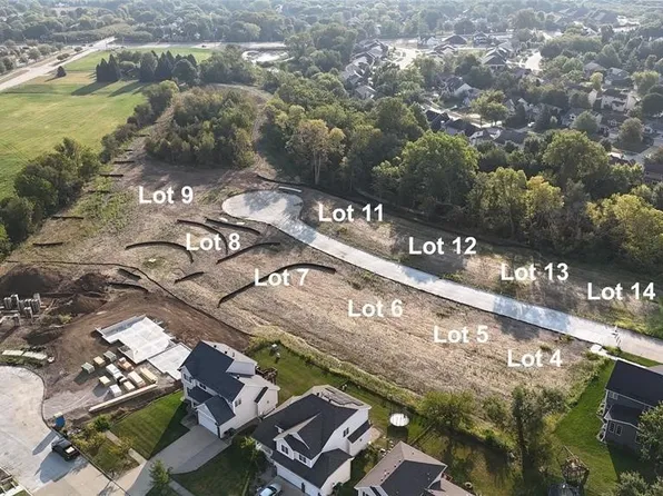 9016 Timberwood Dr, Johnston, IA 50131