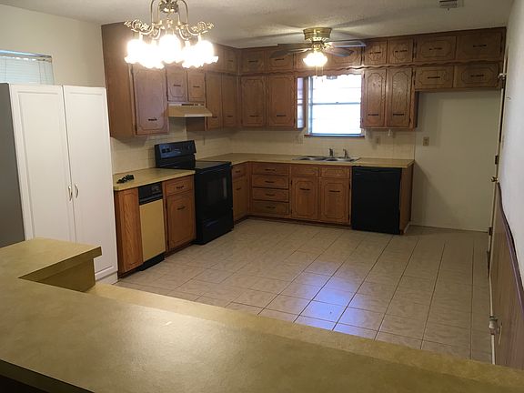 2nd image of 5202 Wildwood Dr