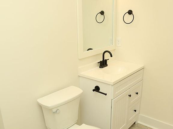 5th image of 2228 Center Ave #B