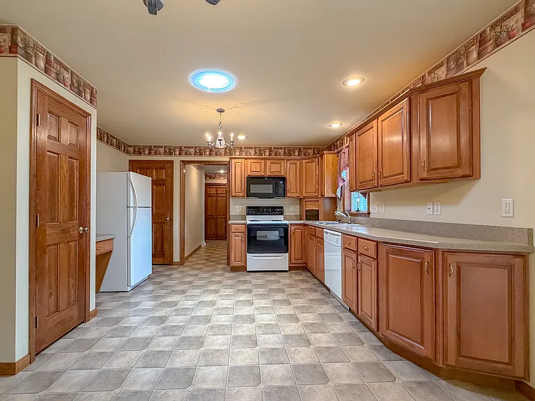 1387 Sheep Hill Rd — Photo 9