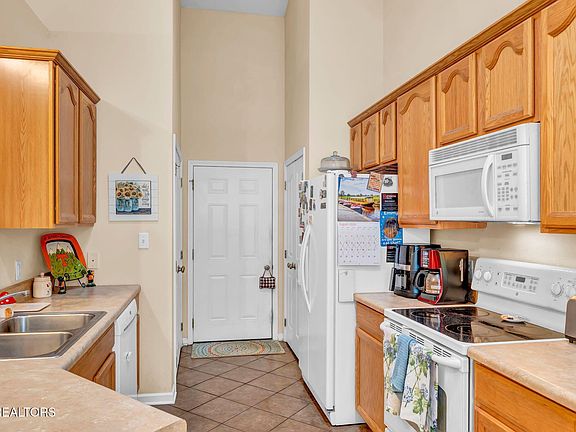 5th image of 7215 Oakfield Ln #A