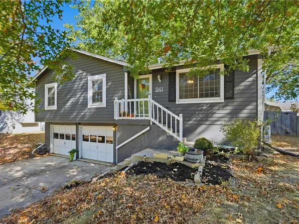 941 NE Bristol Dr, Lees Summit, MO 64086
