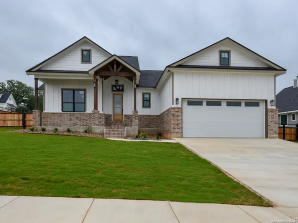 132 Juniper Point, La Vernia, TX 78121