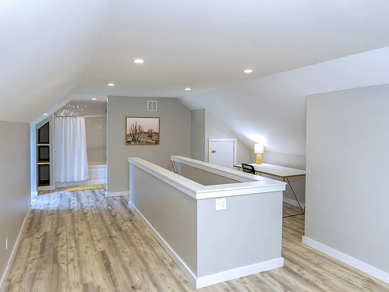2801 Alhambra Cir — Photo 25