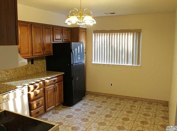 3rd image of 200 Hilton Ave Unit 29
