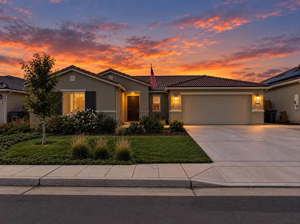 3242 Simental Ave, Clovis, CA 93619