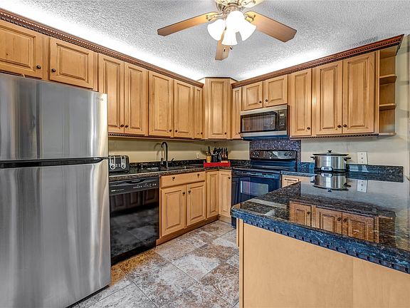 4th image of 4099 Wimbledon Drive #4099