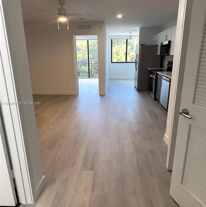 20 NE 19th Ave #302