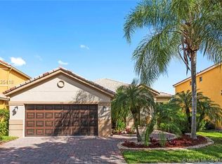 4430 Fox Ridge Dr, Weston, FL 33331