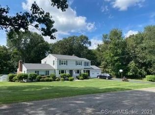 20 Mariner Cir, Trumbull, CT 06611