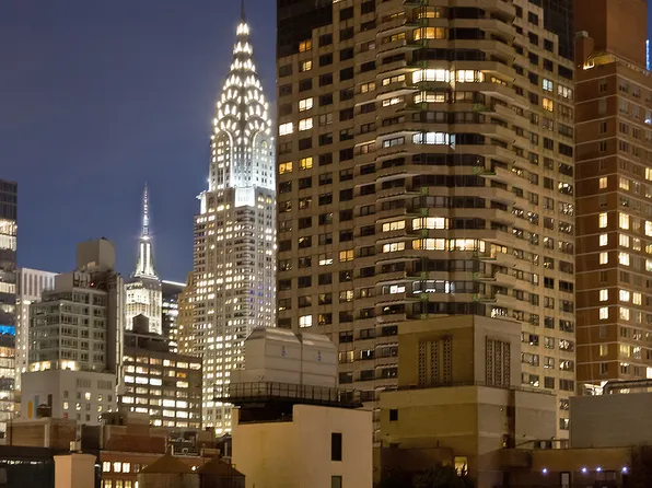 100 United Nations Plaza image 16 of 22