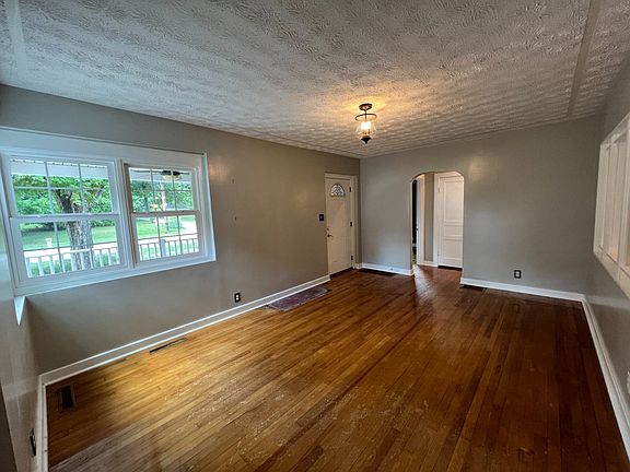 5th image of 408 E Union St