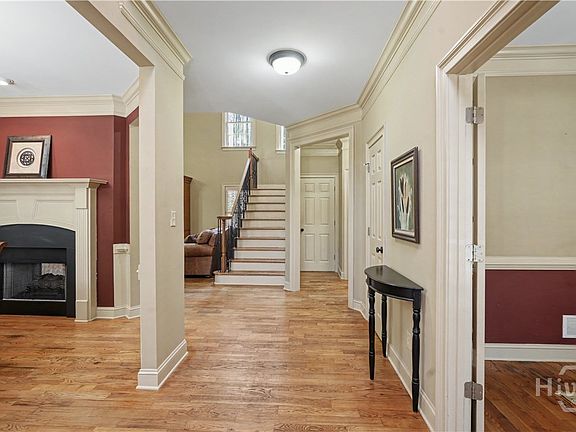 5th image of 1101 Spring Valley Way