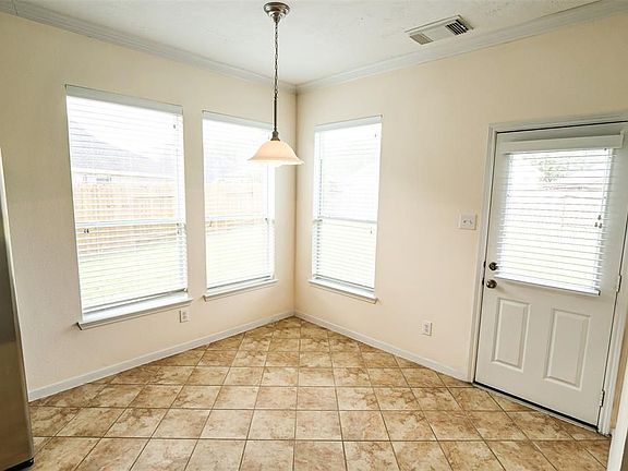 5th image of 3907 Poets Corner Ct