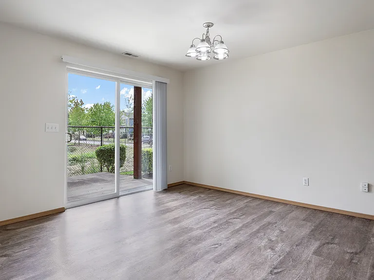 Sumner Square & Rainier View — Photo 44