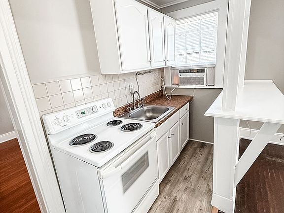 4th image of 702 Luttrell St #4