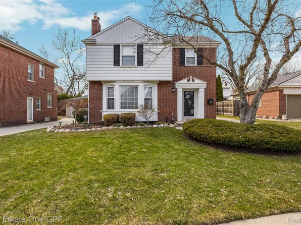 2121 Bonnieview Dr, Royal Oak, MI 48073