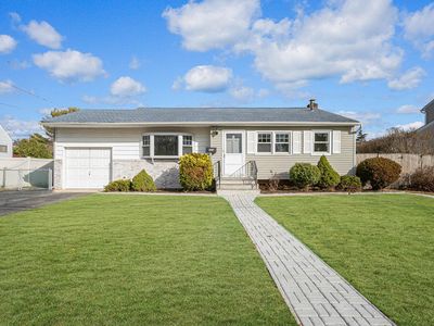 380 N Greene Avenue, Lindenhurst, NY, 11757
