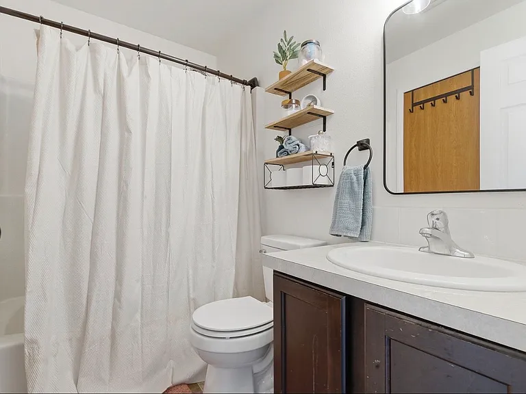 1276 SE Casandra Loop — Photo 4
