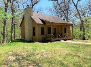 8 Valley Rd, Putnam, IL 61560