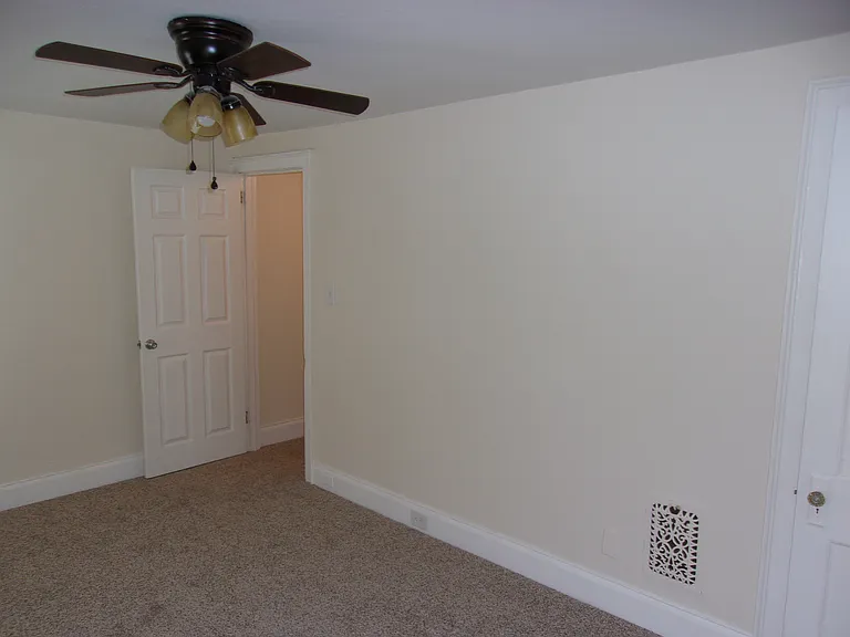 1041 Niagara Rd — Photo 5