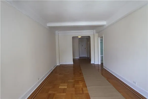 Rented by Siderow Residential Group | media 12