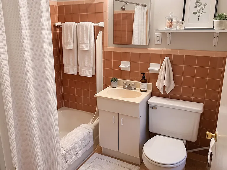 4321 Pine St #2R — Photo 4