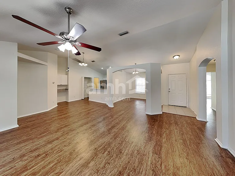 312 116th St E — Photo 6