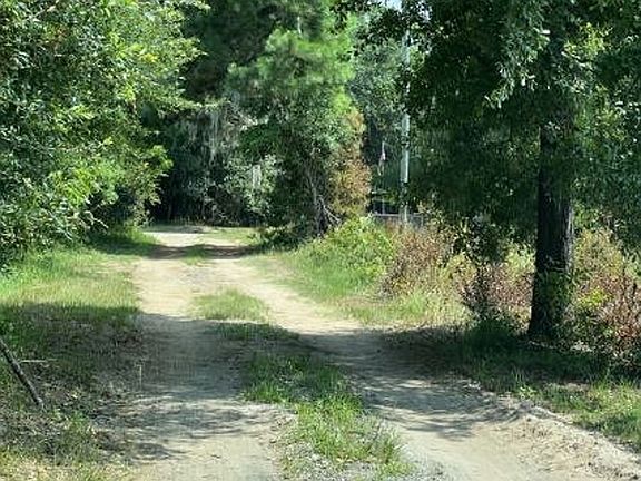 Exterior Neighborhood (street photo)