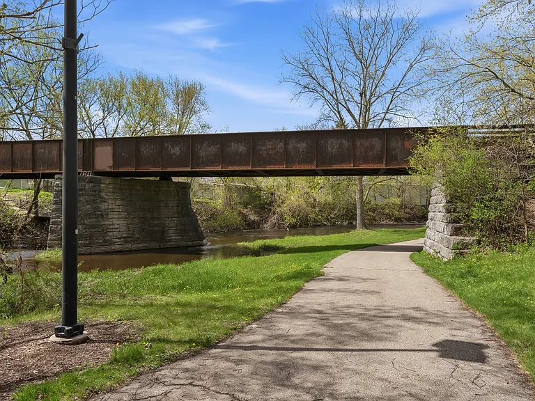 Trails Edge — Photo 29