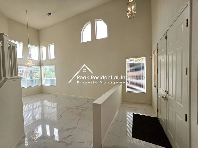 3333 E Island Ct — Photo 3