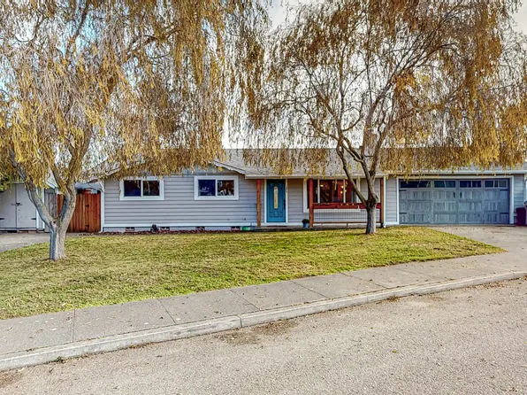 1875 Thelma St, Fortuna, CA 95540