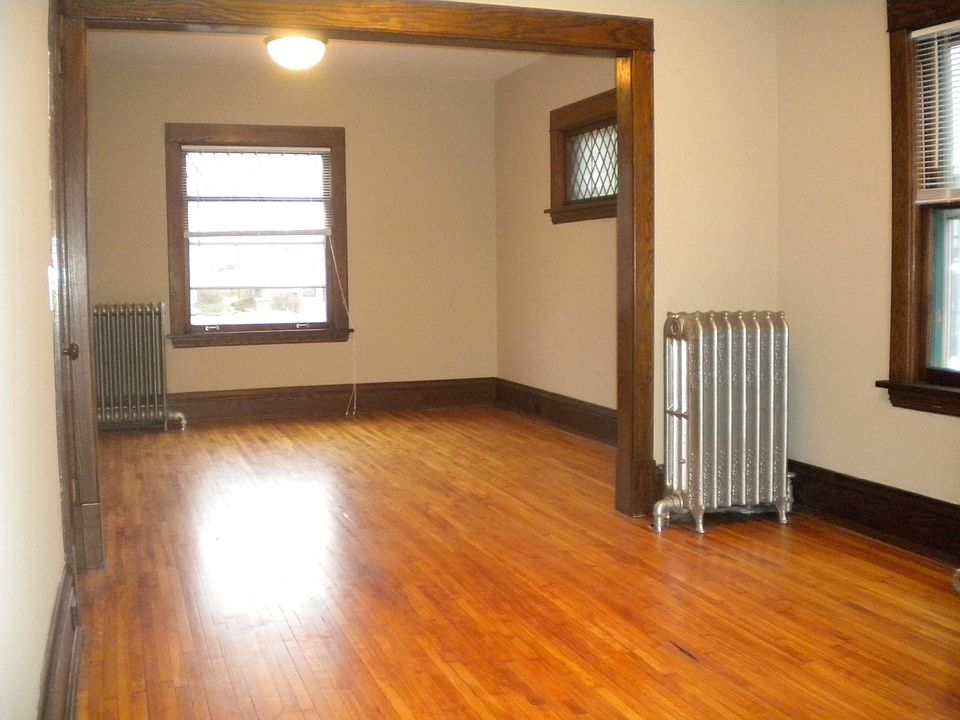 2nd image of 3209 Hennepin Ave #4