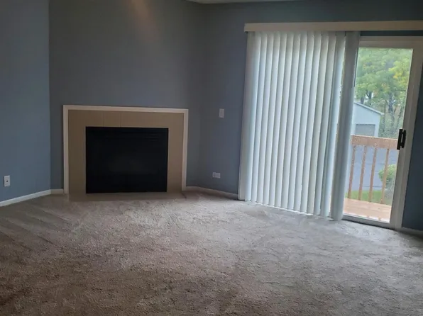 340 Woodridge Cir Unit E, South Elgin, IL 60177