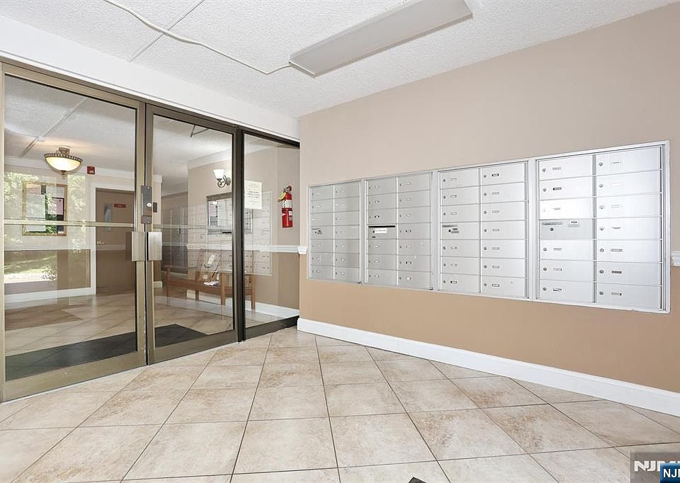 1st image of 550 Fairview Ave APT 312
