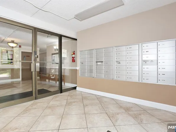 550 Fairview Ave APT 312, Westwood, NJ 07675