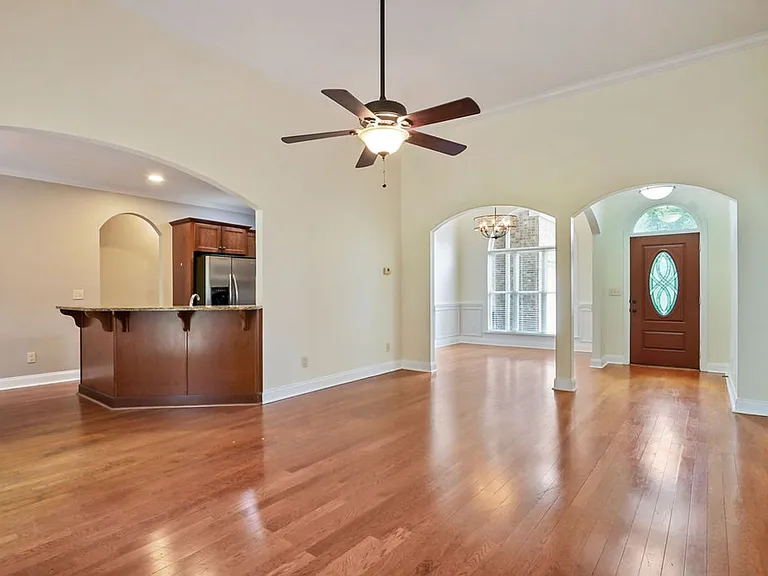 710 Valley St — Photo 13