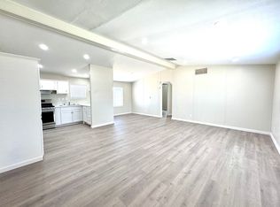 15985 Wichita Rd APT B, Apple Valley, CA 92307