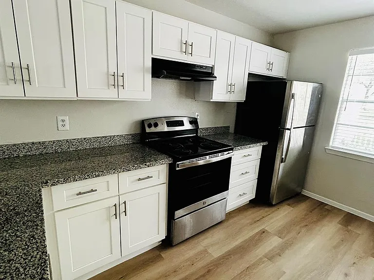 1818 River Crossing Cir #C — Photo 13