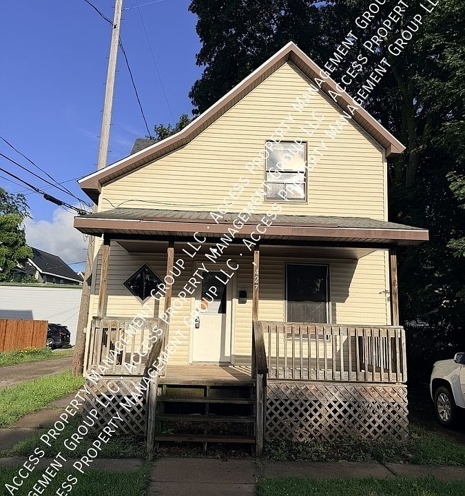 1st image of 427 Pine Ave NW