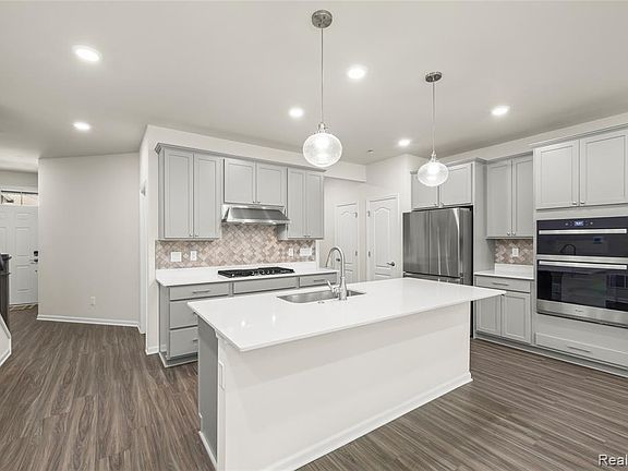 3rd image of 208 Addison Cir