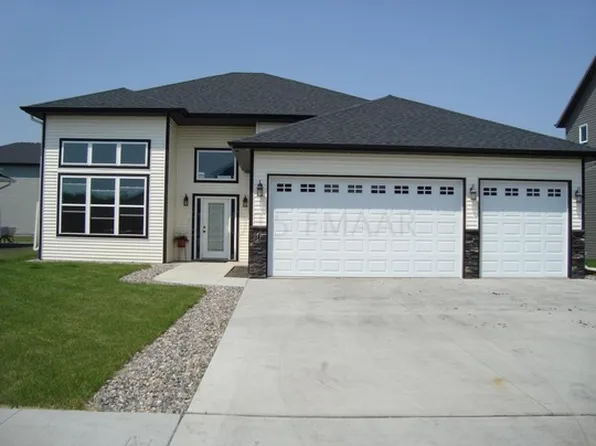 210 34th Ave E, West Fargo, ND 58078