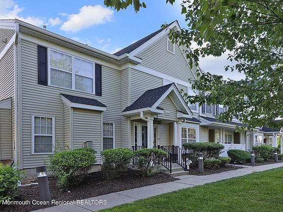 3rd image of 260 Brookfield Dr